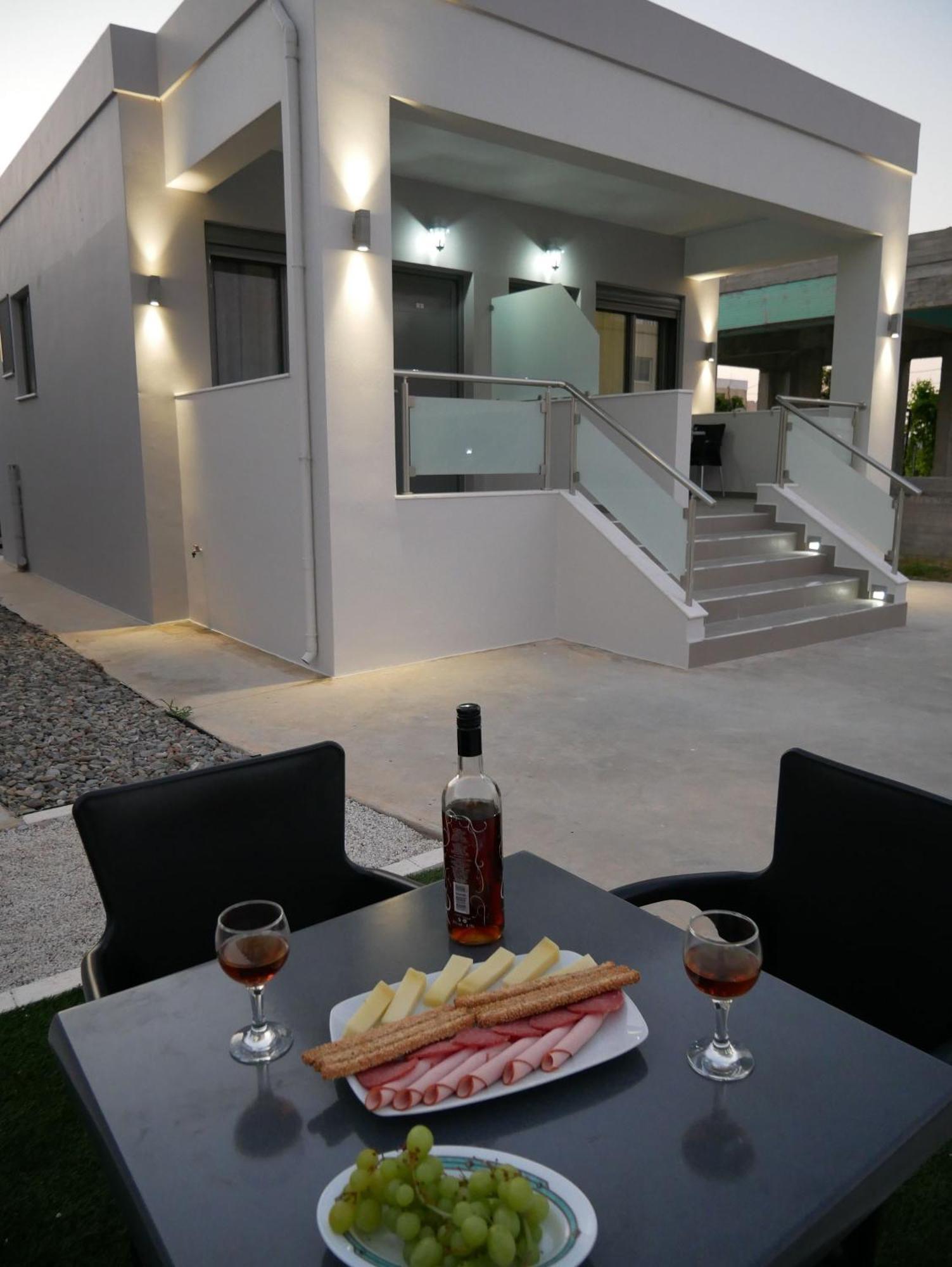 Erotokritos Studios Agia Marina Екстериор снимка