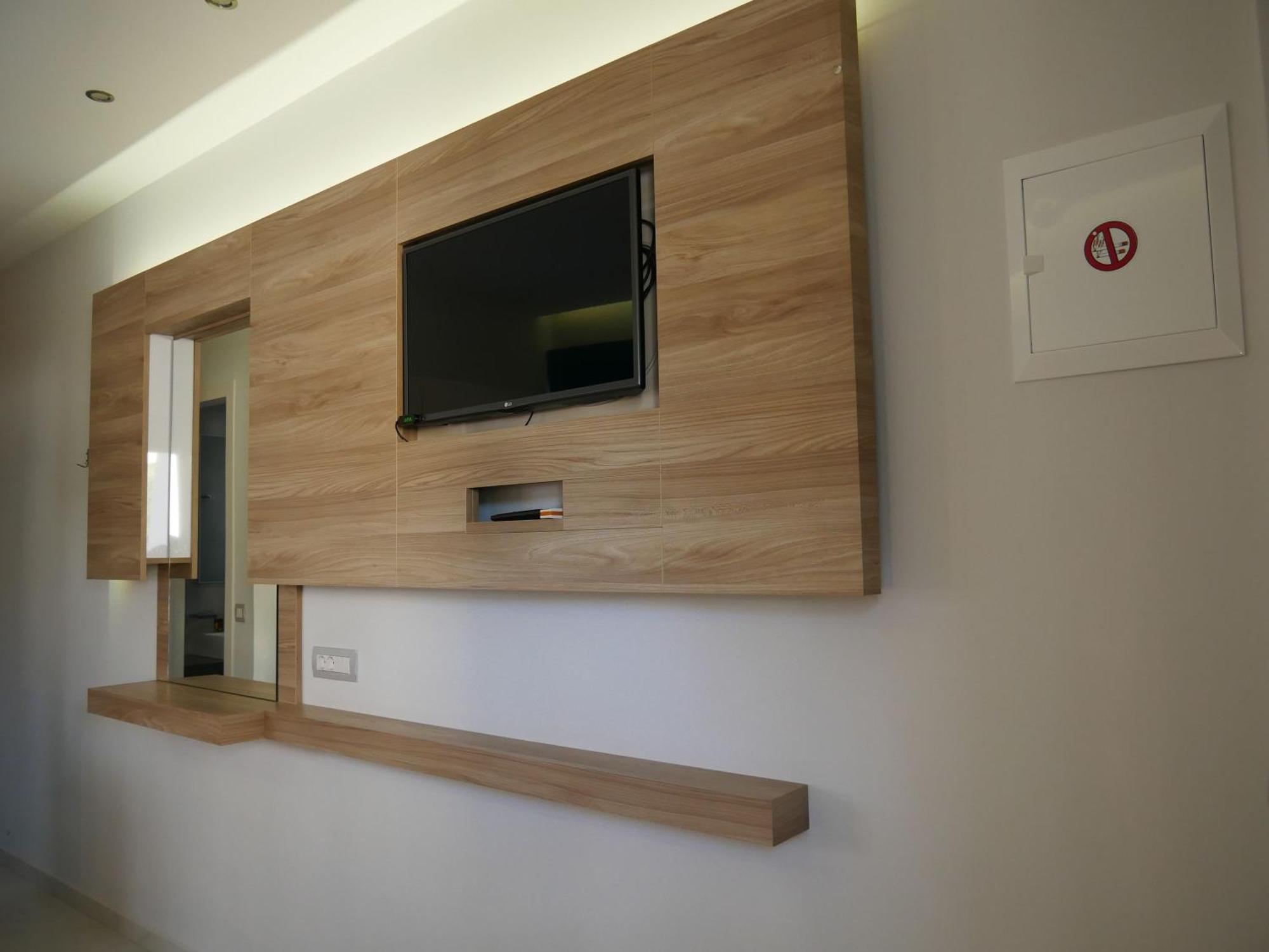 Erotokritos Studios Agia Marina Екстериор снимка