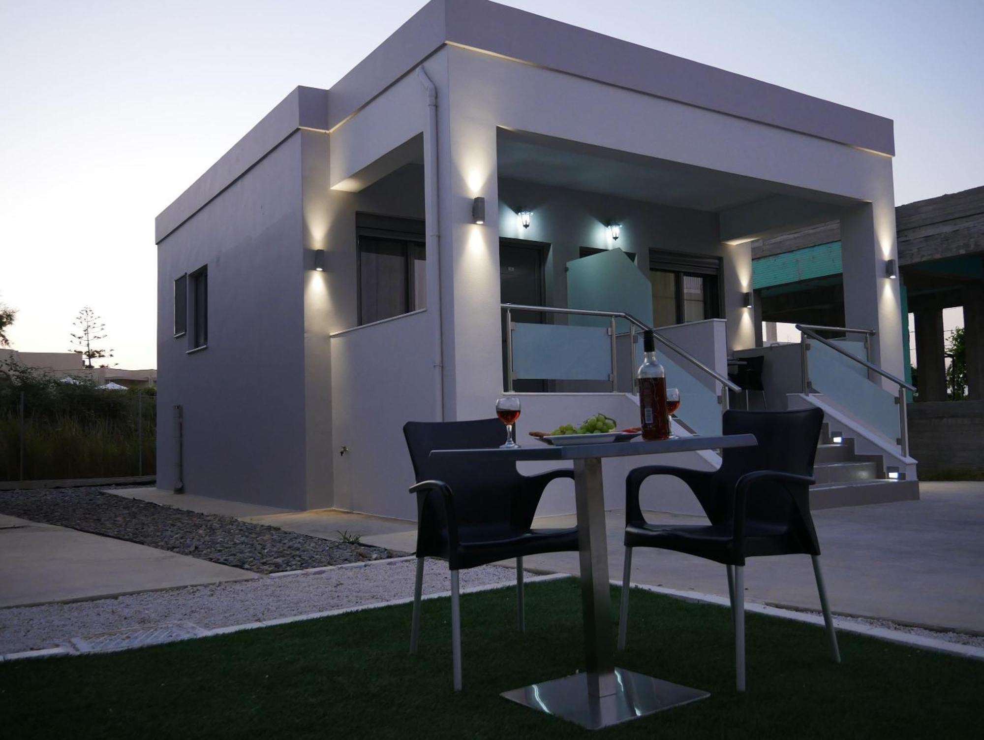 Erotokritos Studios Agia Marina Екстериор снимка
