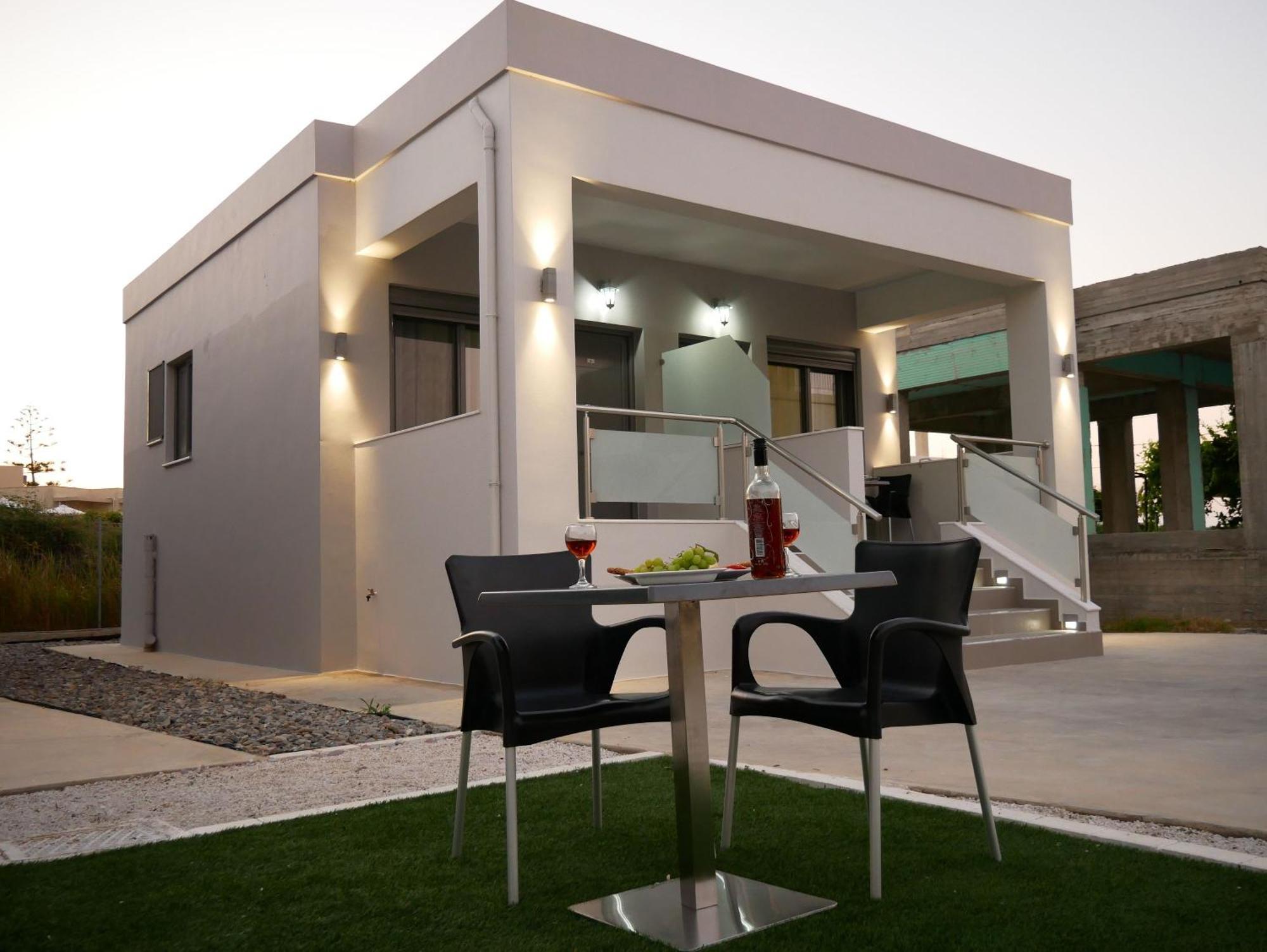 Erotokritos Studios Agia Marina Екстериор снимка